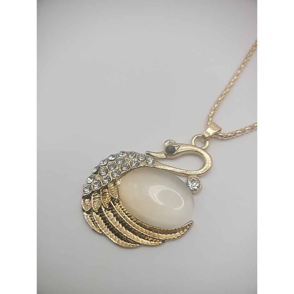 Vintage Gold Tone Rope Chain Swan Pendant Crystals Womens Jewelry Costume